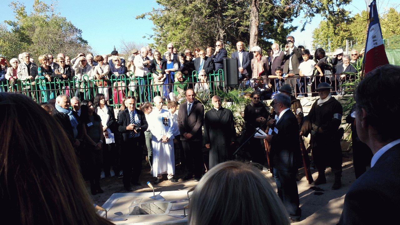 Pose de la première pierre