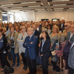 Participants - Devant à droite, M. Jean-Claude Simon, président des Amitiés Oraniennes