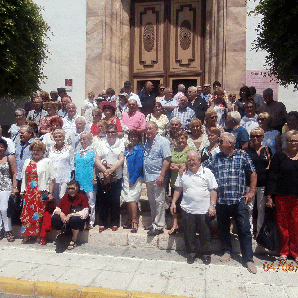 Parvis de l'église de Dalias